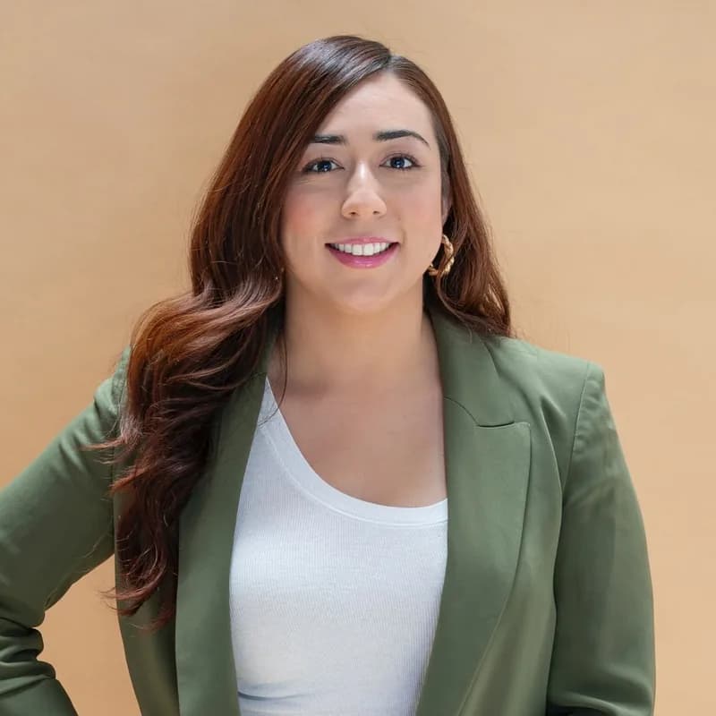 Sarah Saucedo, bilingual real estate agent based in Corona, California